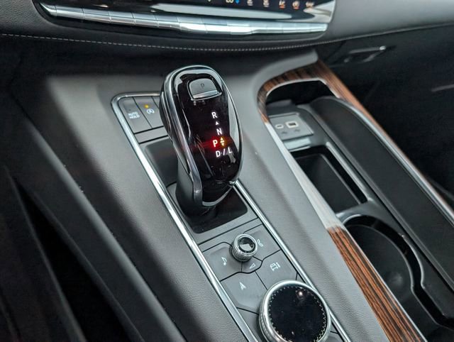 Used 2024 Cadillac Escalade Premium Luxury image 21