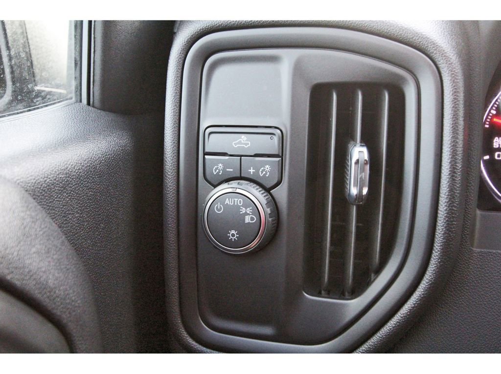 Used 2023 Chevrolet Silverado 1500 Custom image 18