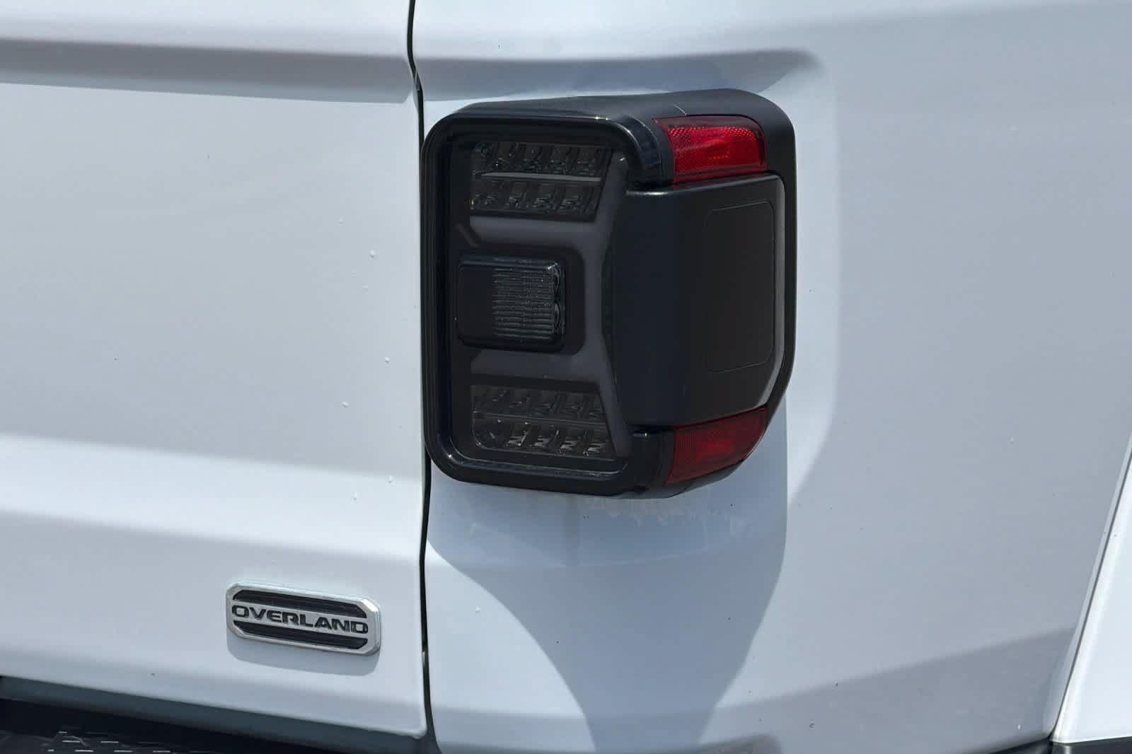 Used 2020 Jeep Gladiator Overland AWD/4WD image 27