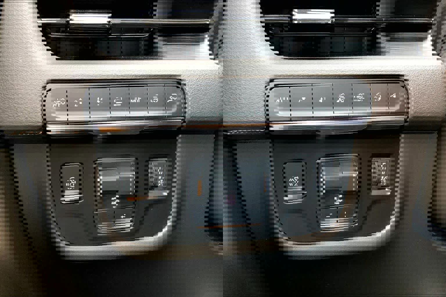 Used 2021 Cadillac Escalade Sport w/ Driver Assist Tech Package image 36