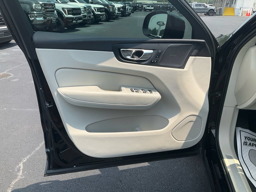 Used 2024 Volvo XC60 B5 Plus w/ Climate Package AWD/4WD image 17