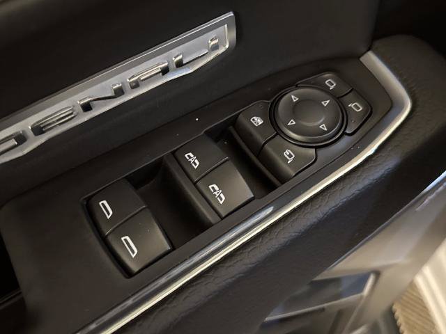 Used 2024 GMC Sierra 1500 Denali w/ Denali Reserve Package AWD/4WD image 18