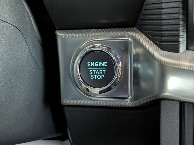 Certified 2025 Ford F150 Lariat w/ Equipment Group 502A High image 31