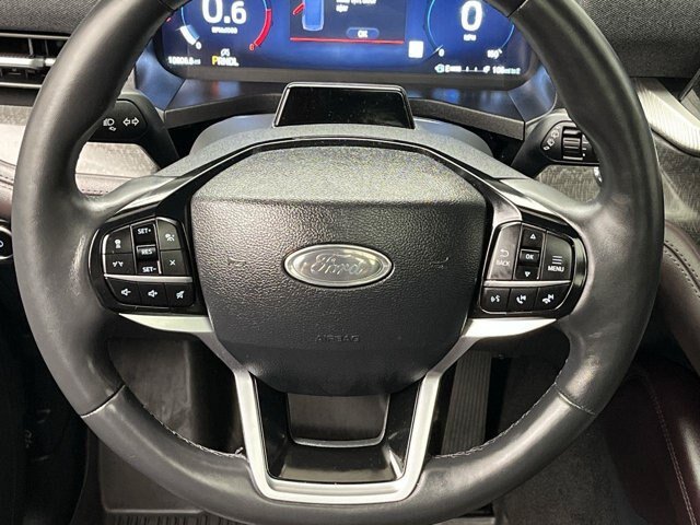 Certified 2025 Ford Explorer Platinum w/ Ultimate Package AWD/4WD image 16