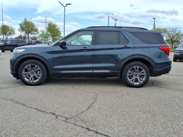 Certified 2024 Ford Explorer XLT w/ Equipment Group 202A AWD/4WD image 4