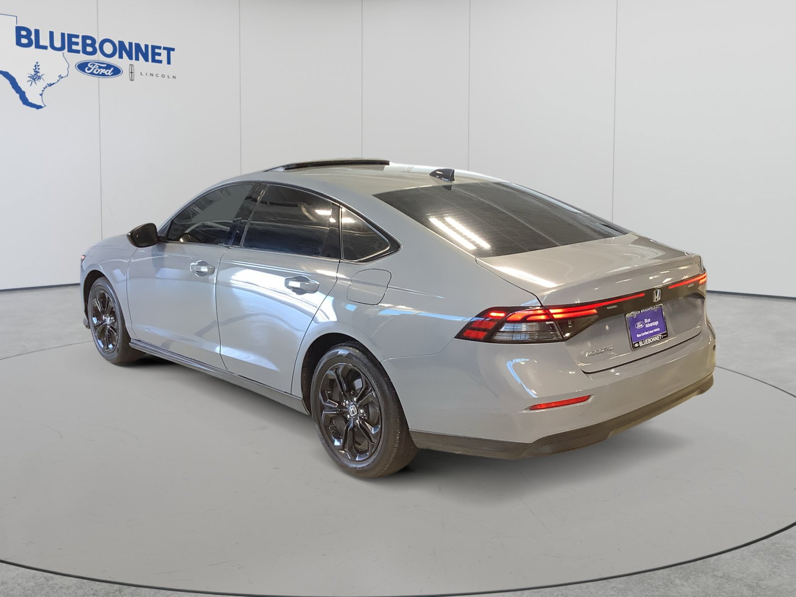 Used 2025 Honda Accord SE image 7