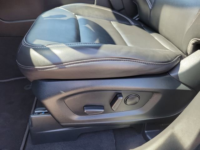 Certified 2022 Ford Explorer XLT w/ Equipment Group 202A image 18