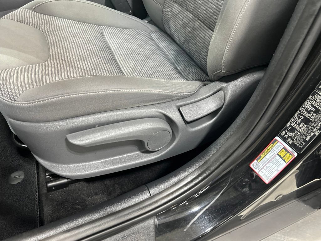 Used 2019 Kia Niro LX FWD image 12