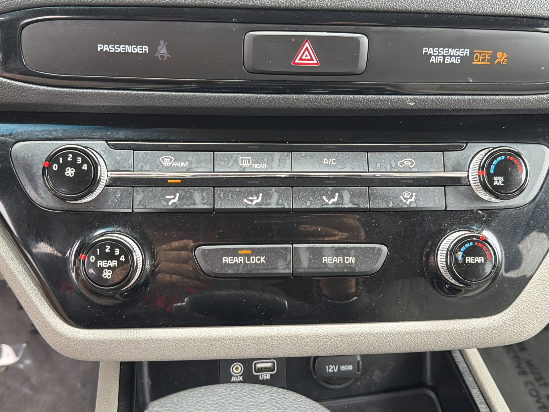 Used 2021 Kia Sedona LX image 12