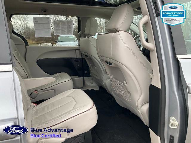Used 2020 Chrysler Pacifica Limited image 27