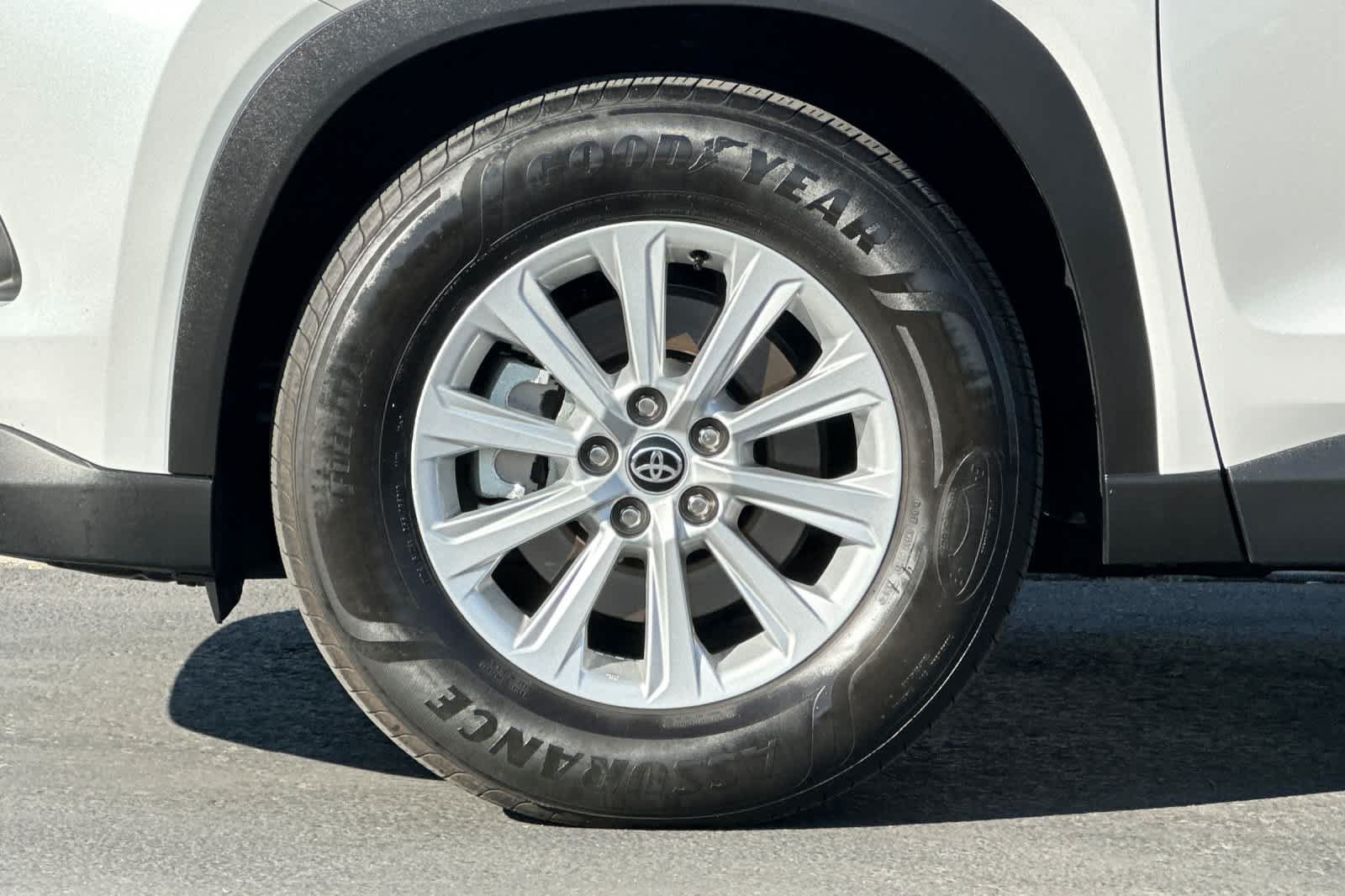 Used 2024 Toyota Grand Highlander AWD Hybrid image 27