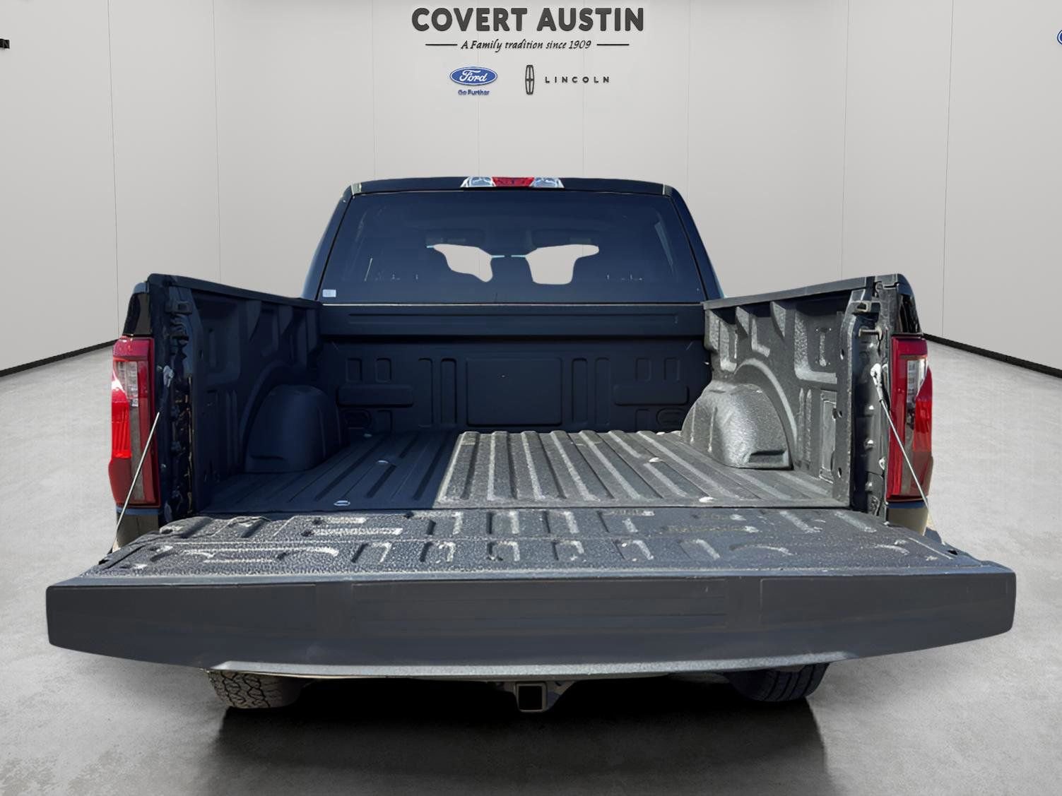 Certified 2025 Ford F150 XLT w/ Equipment Group 301A Standard image 9