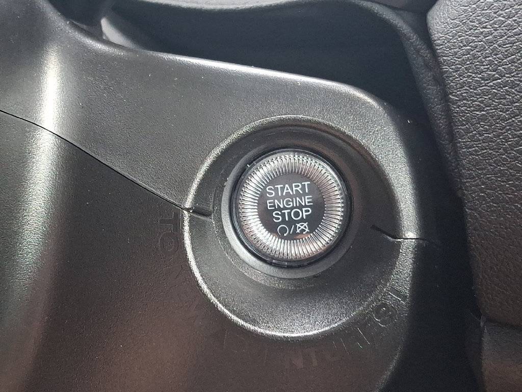 Used 2023 Jeep Renegade Latitude w/ Premium Group AWD/4WD image 24