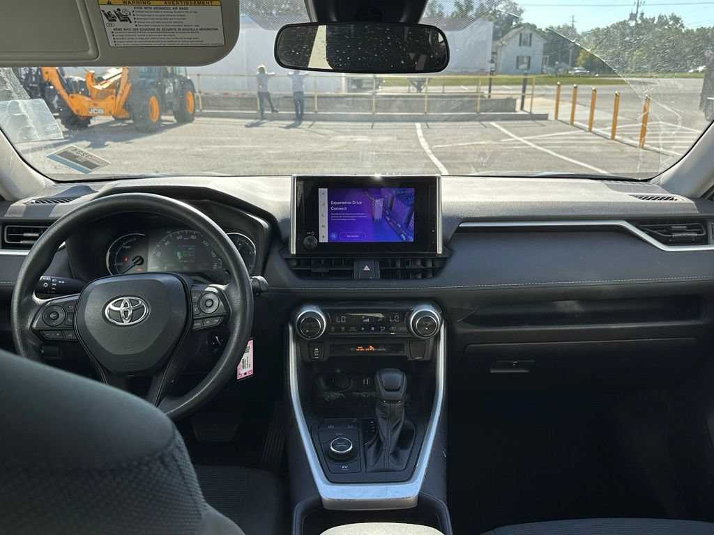 Used 2023 Toyota RAV4 LE AWD/4WD image 41