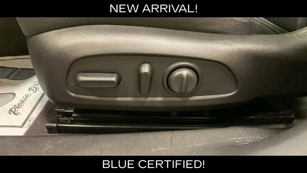 Used 2017 Chevrolet Malibu LT image 30