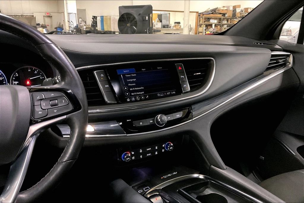 Used 2024 Buick Enclave Premium AWD/4WD image 6