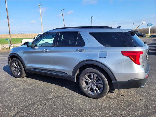 Certified 2023 Ford Explorer XLT w/ Equipment Group 202A AWD/4WD image 9