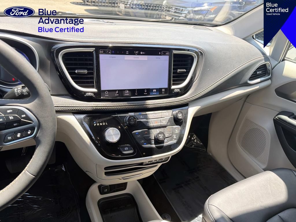 Used 2024 Chrysler Pacifica Limited FWD image 11