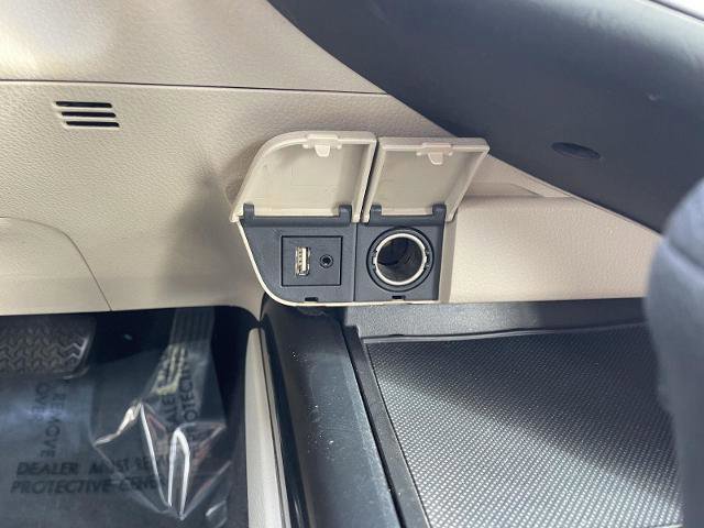 Used 2018 Toyota Camry LE image 25