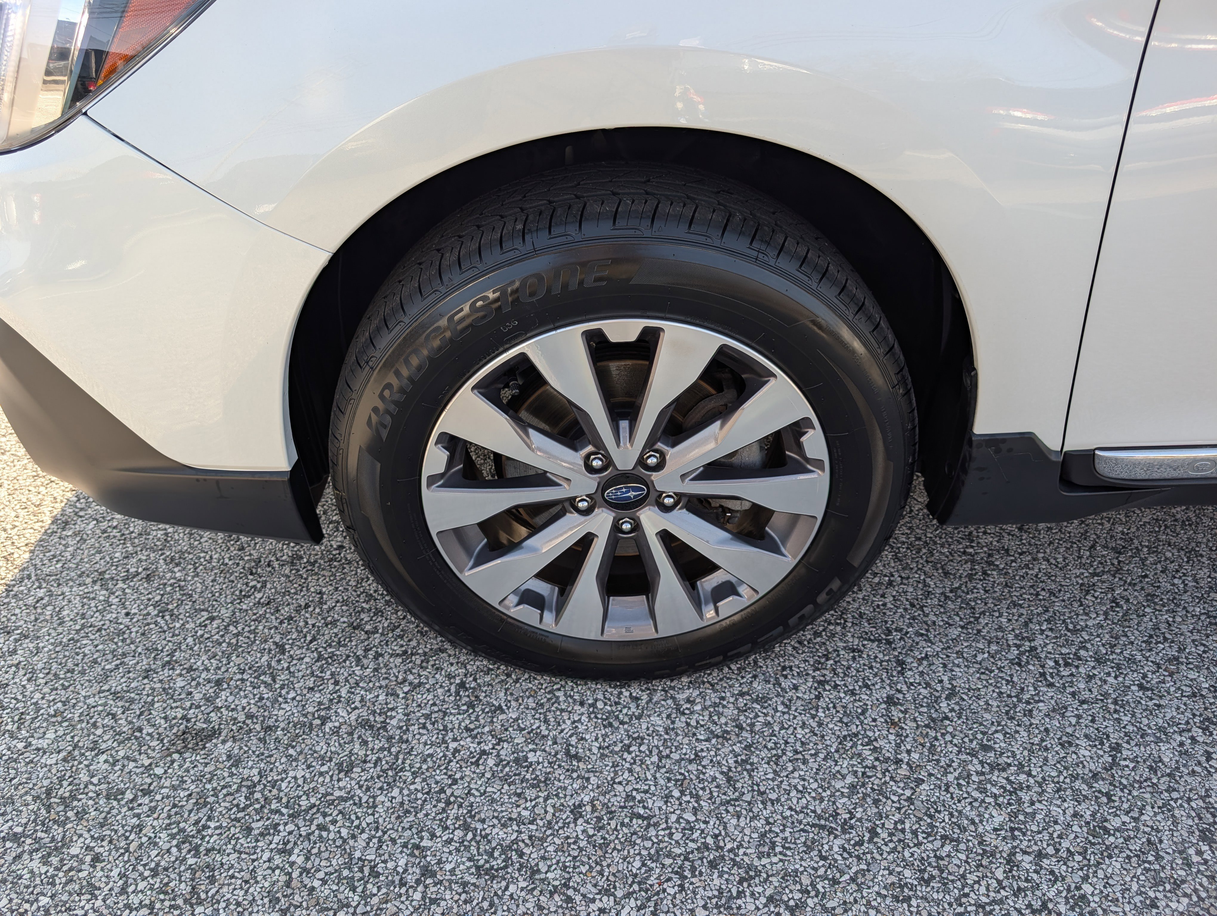 Used 2018 Subaru Outback 2.5i Touring image 11