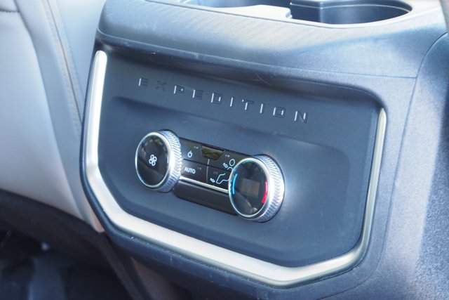 Certified 2025 Ford Expedition Active AWD/4WD image 16