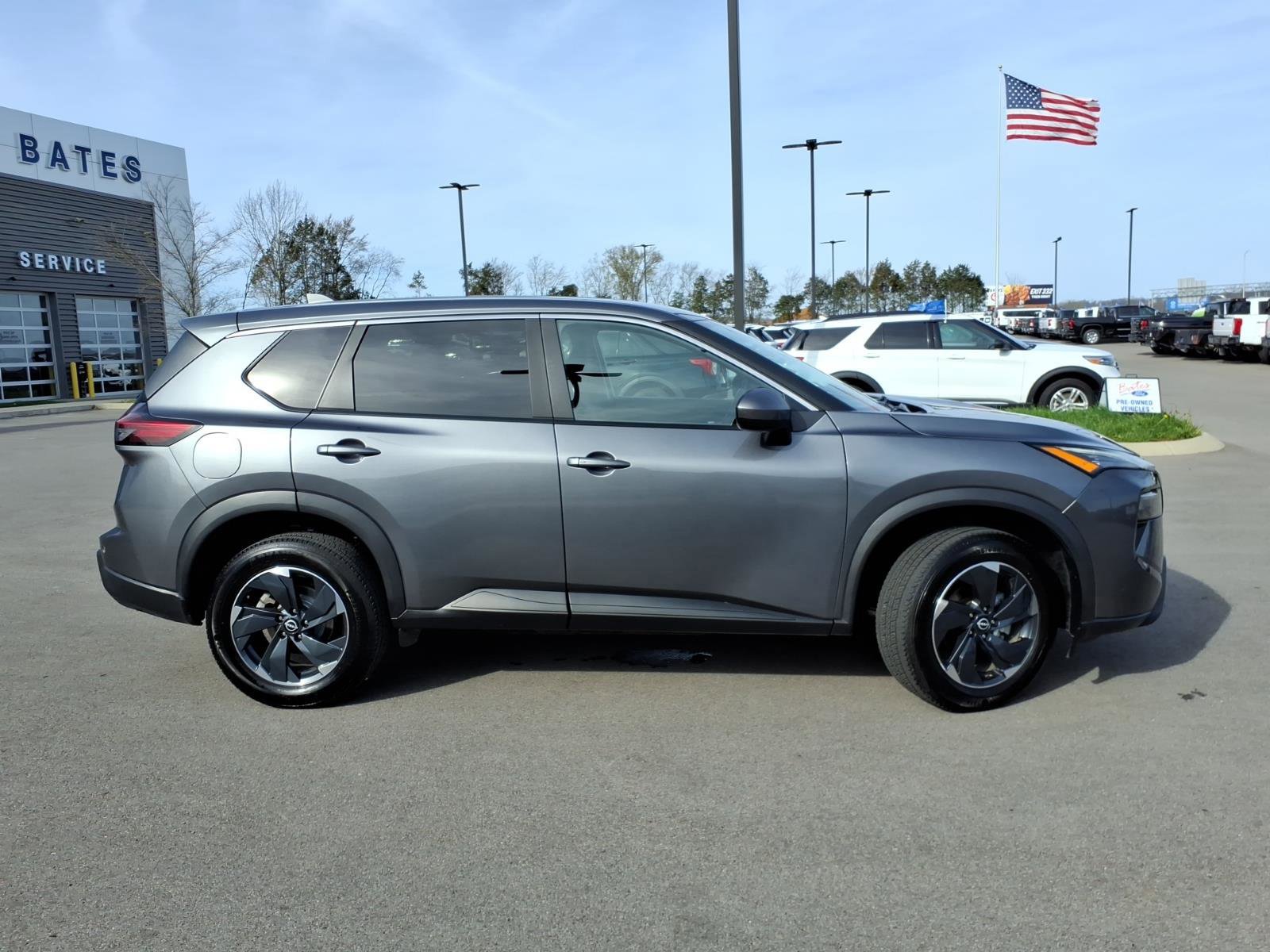 Used 2024 Nissan Rogue SV image 6