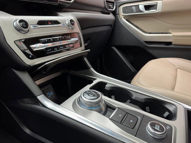 Certified 2022 Ford Explorer XLT w/ Equipment Group 202A image 20