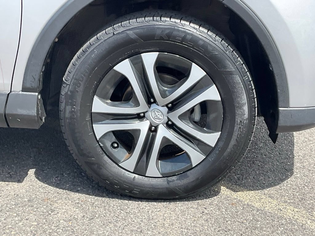 Used 2018 Toyota RAV4 LE w/ All Weather Liner Package AWD/4WD image 21