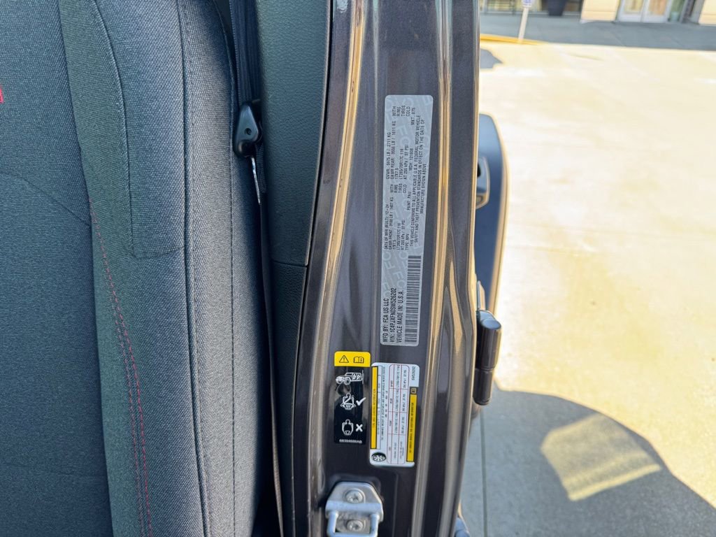 Used 2025 Jeep Wrangler Rubicon image 39