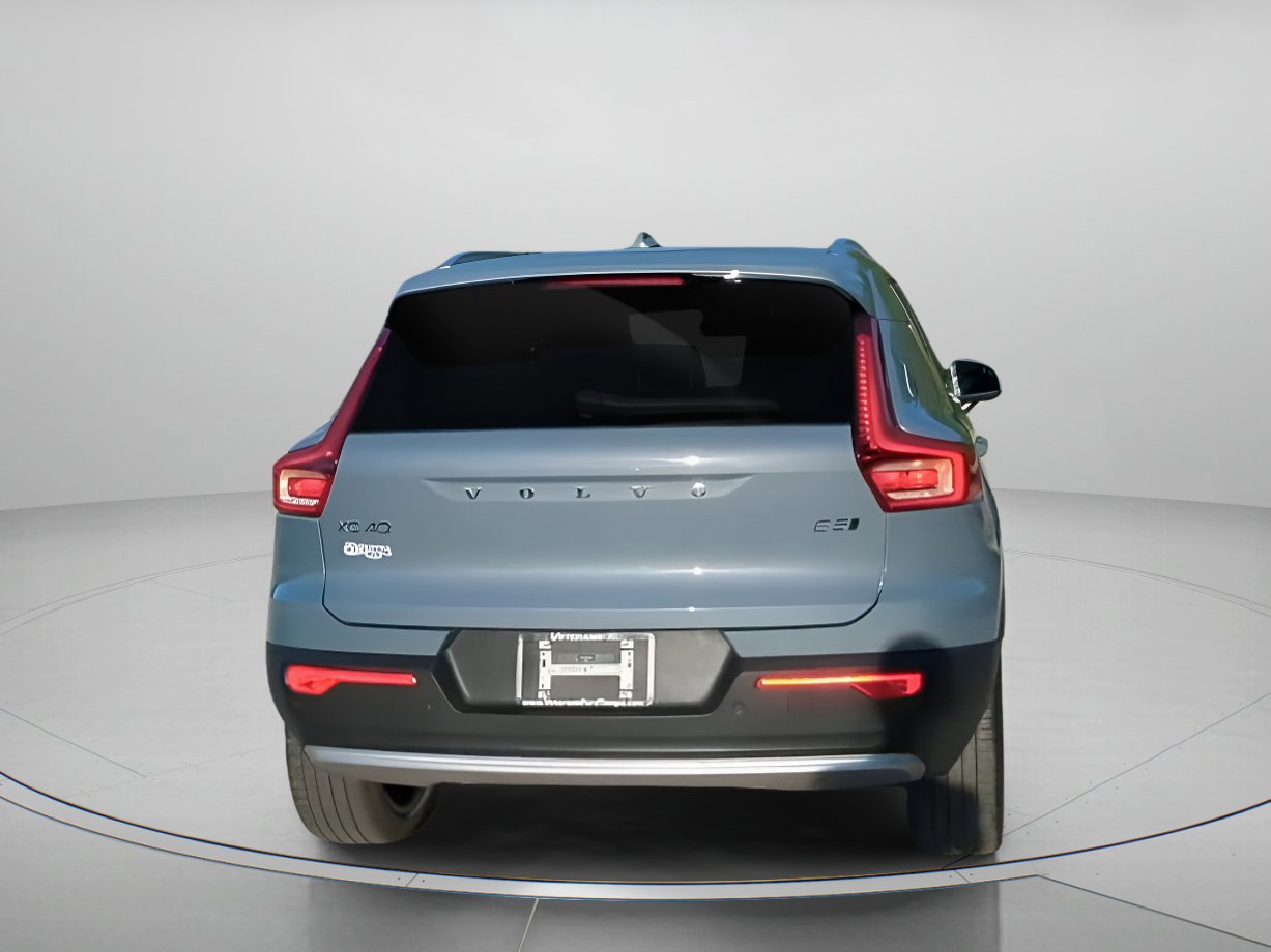 Used 2023 Volvo XC40 B5 Plus w/ Protection Package Premier image 19