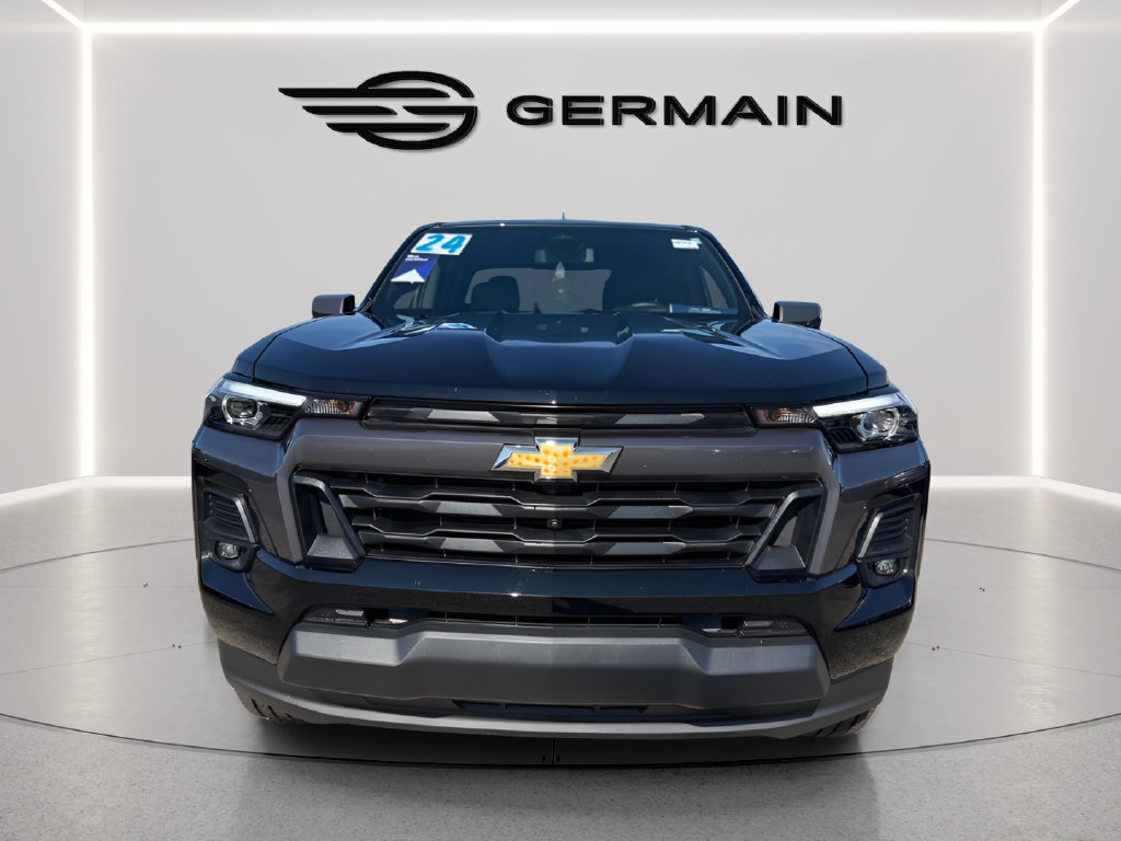 Used 2024 Chevrolet Colorado LT w/ LT Convenience Package III RWD image 3