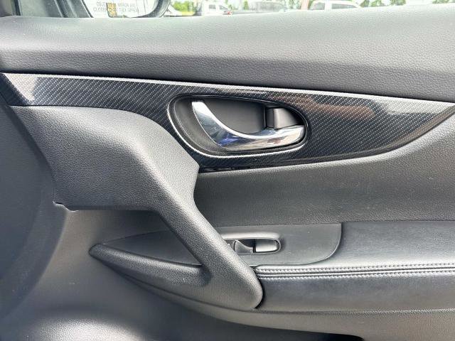 Used 2020 Nissan Rogue SL FWD image 14