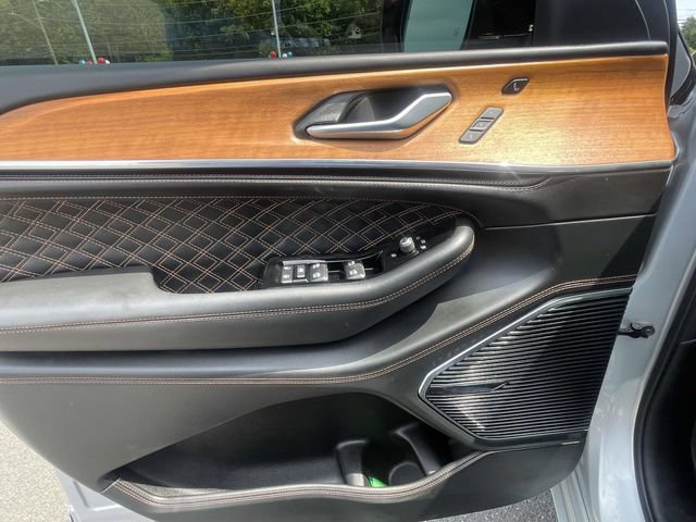 Used 2023 Jeep Grand Cherokee L Summit AWD/4WD image 20