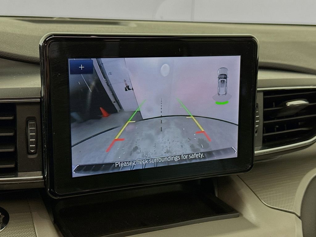 Certified 2023 Ford Explorer XLT w/ Equipment Group 202A image 13