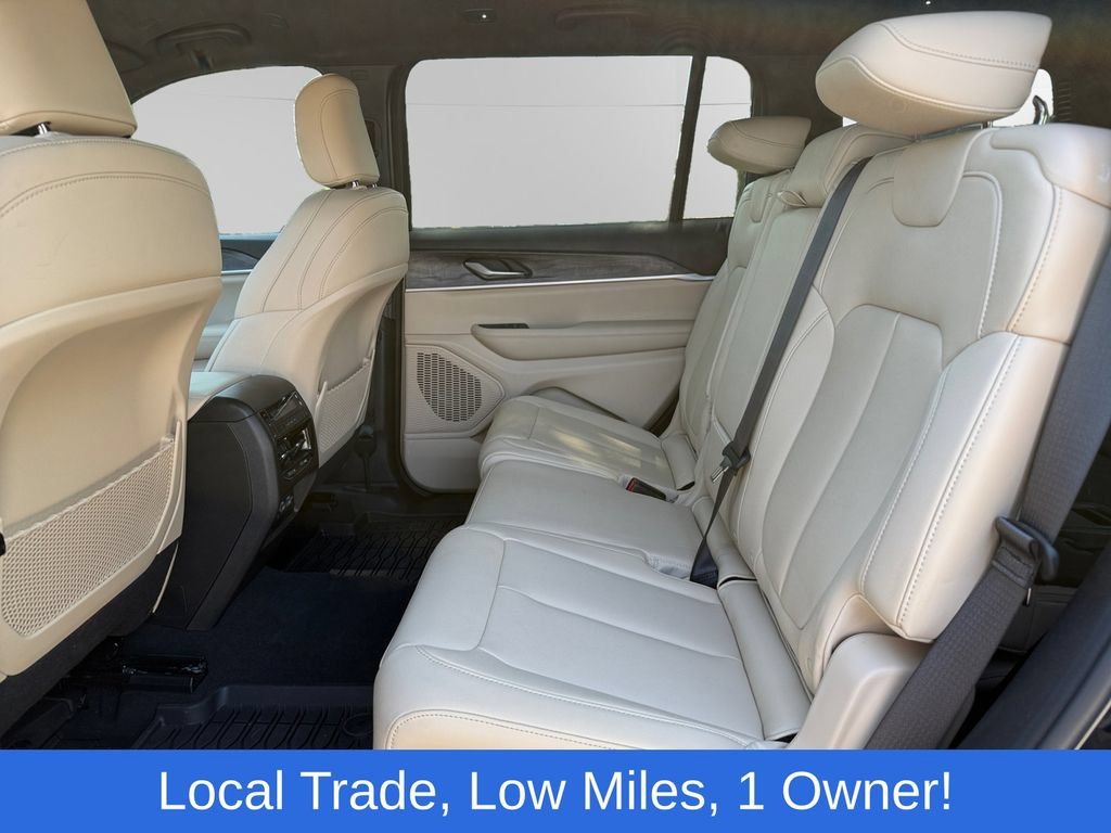 Used 2024 Jeep Grand Cherokee L Limited w/ Black Appearance Package RWD image 13