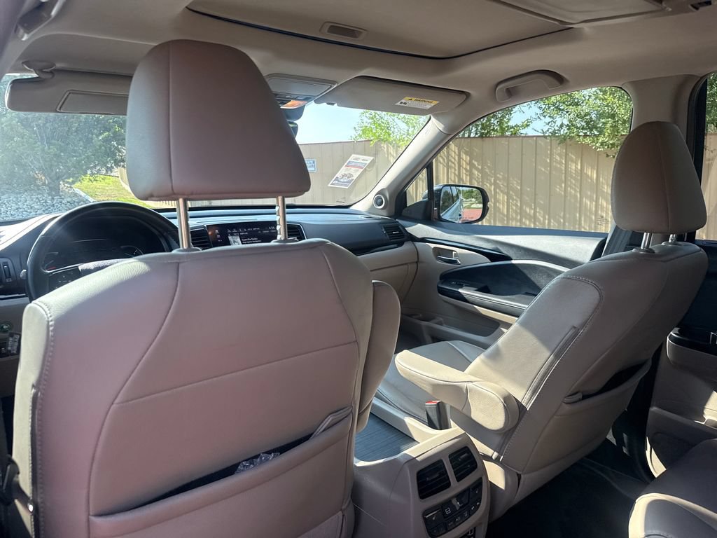 Used 2021 Honda Pilot Touring image 22