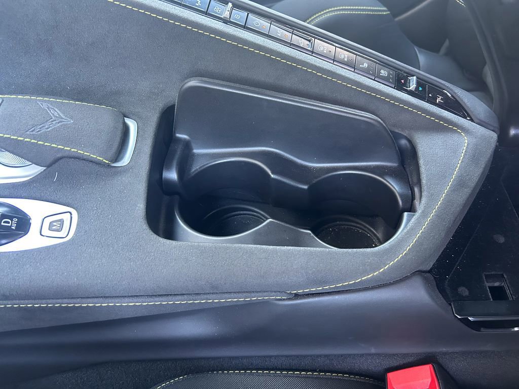 Used 2021 Chevrolet Corvette Stingray Premium Cpe w/ Z51 Performance Package image 28