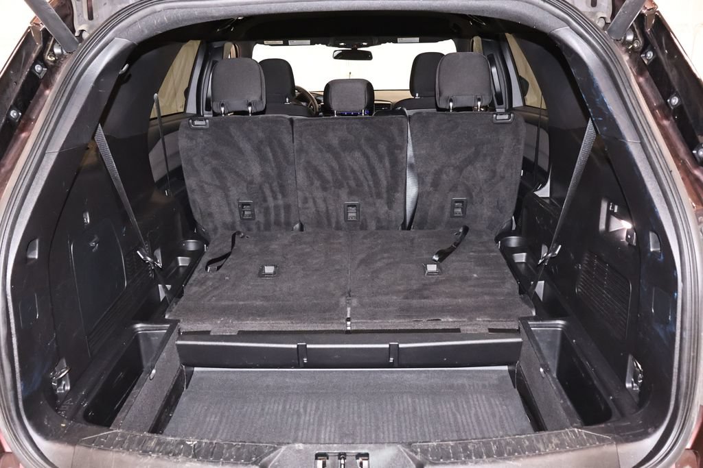 Certified 2020 Ford Explorer XLT w/ Class III Trailer Tow Package AWD/4WD image 38