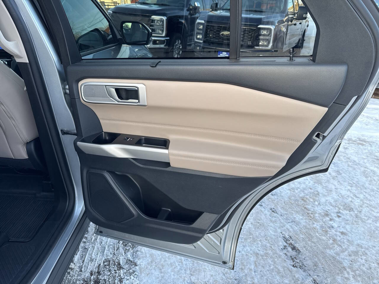 Certified 2023 Ford Explorer Limited w/ Equipment Group 301A image 15