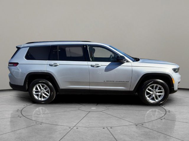 Used 2022 Jeep Grand Cherokee L Laredo w/ Luxury Tech Group I AWD/4WD image 11