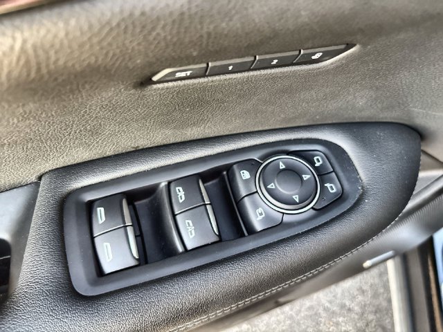 Used 2021 Cadillac XT6 Premium Luxury w/ LPO, ONYX Package FWD image 21