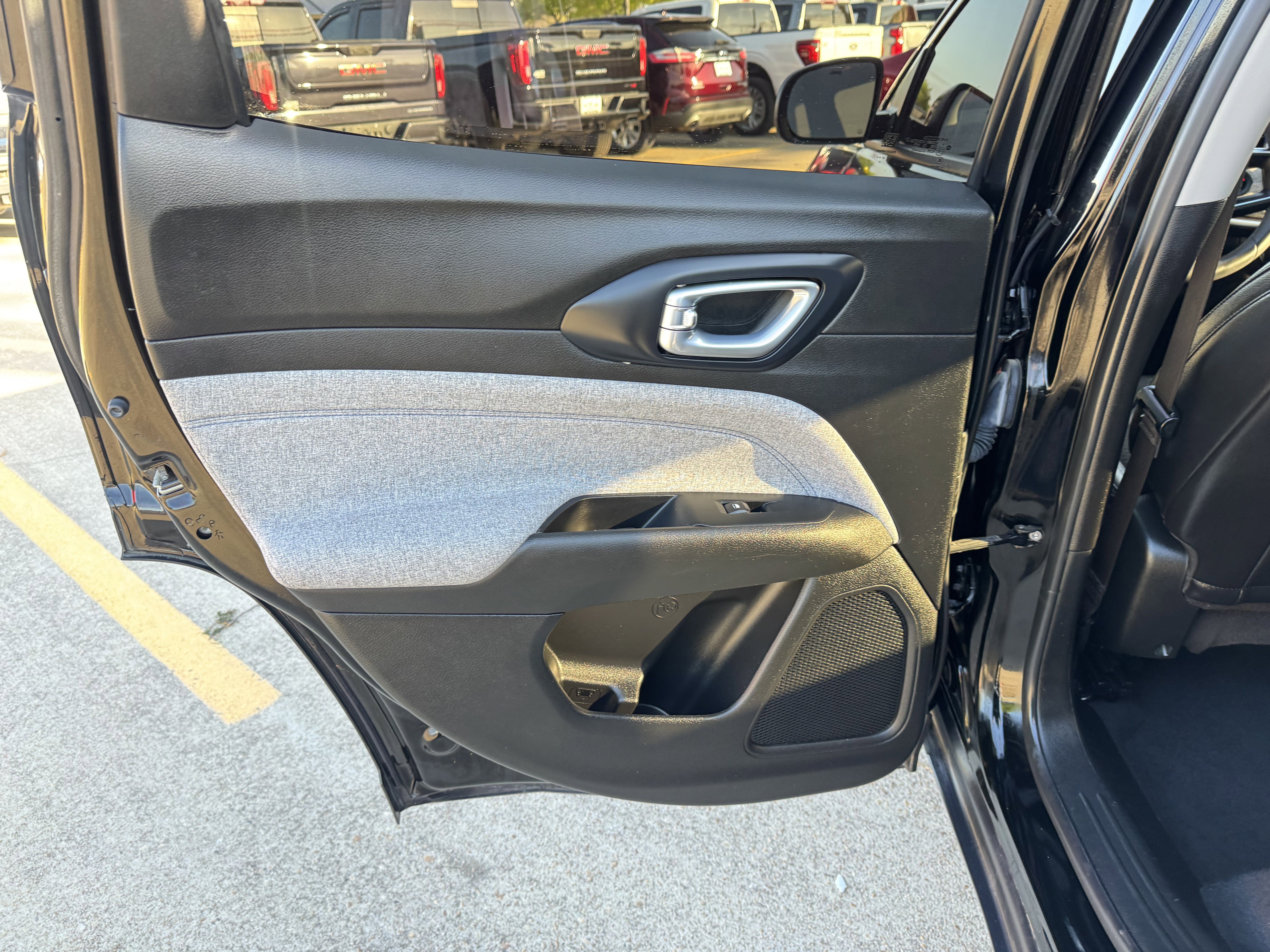 Used 2022 Jeep Compass Latitude image 13