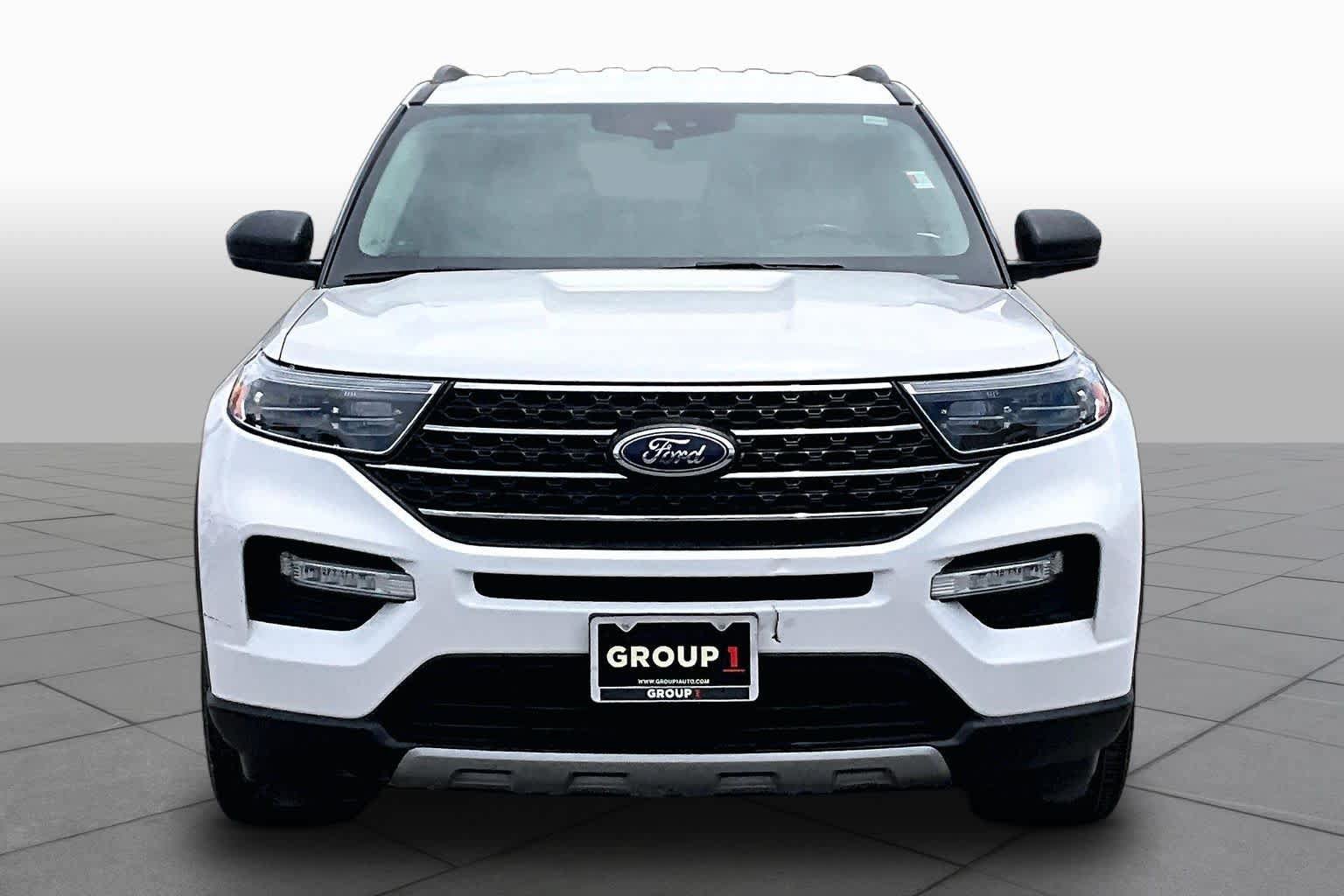 Certified 2022 Ford Explorer XLT w/ Equipment Group 202A RWD image 4