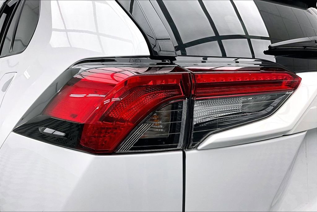 Used 2025 Toyota RAV4 XLE image 30