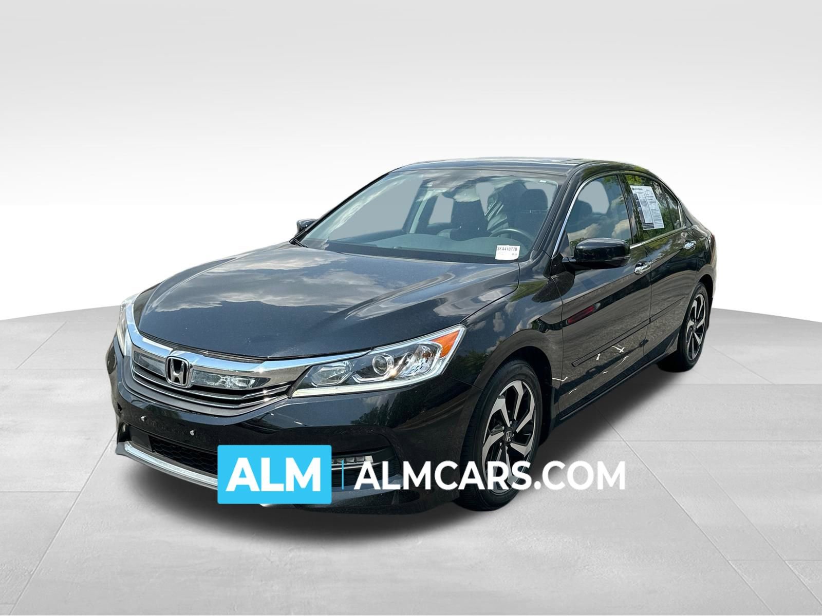 Used 2017 Honda Accord EX-L image 1