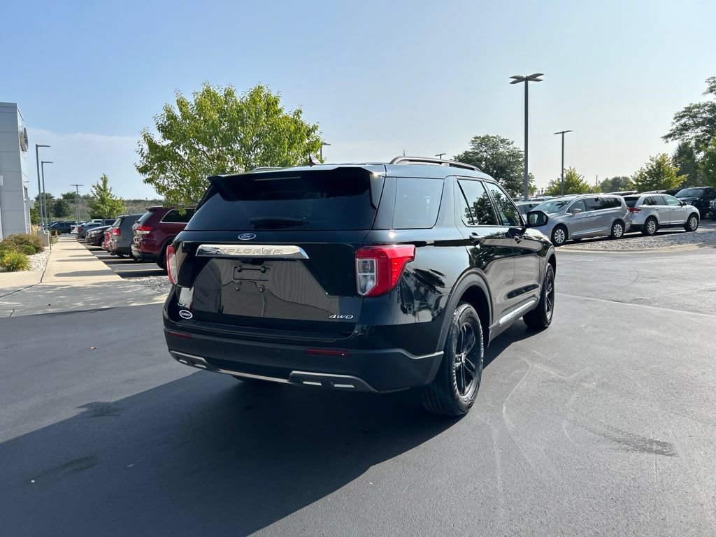 Certified 2023 Ford Explorer XLT w/ Equipment Group 202A AWD/4WD image 7