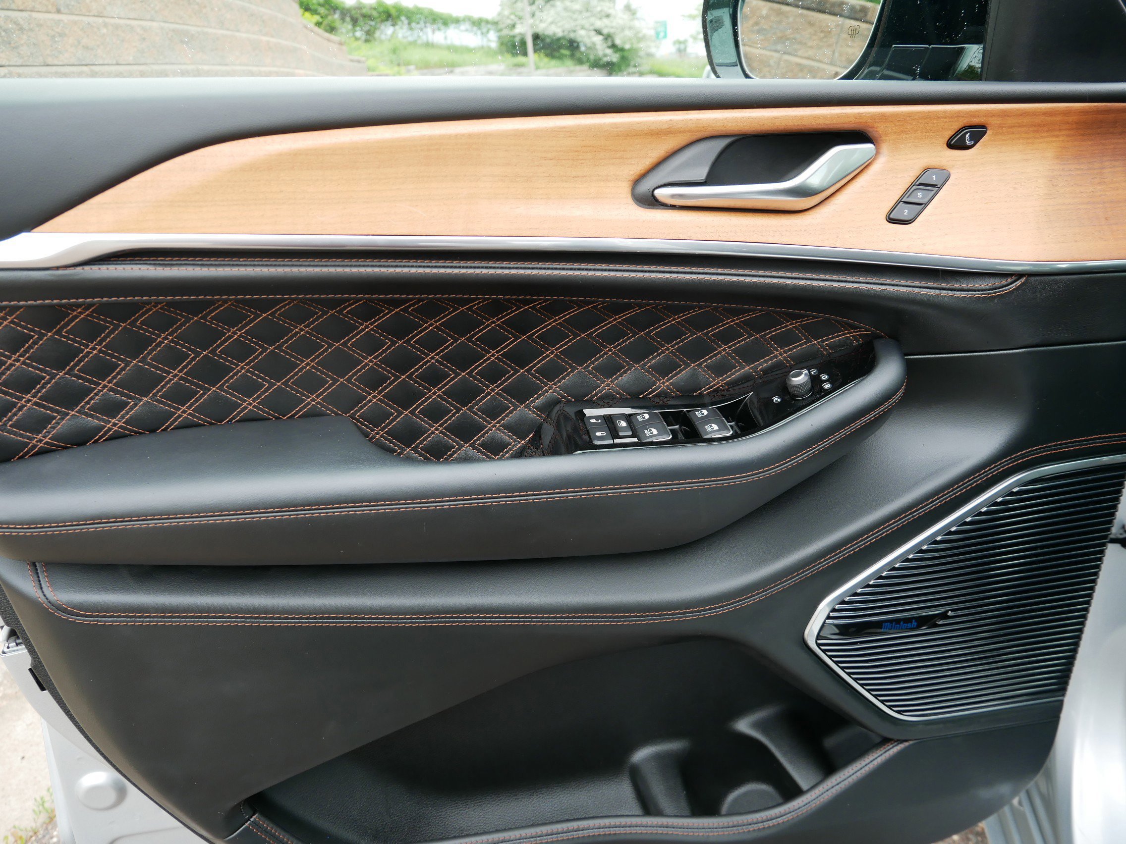 Used 2023 Jeep Grand Cherokee L Summit image 11