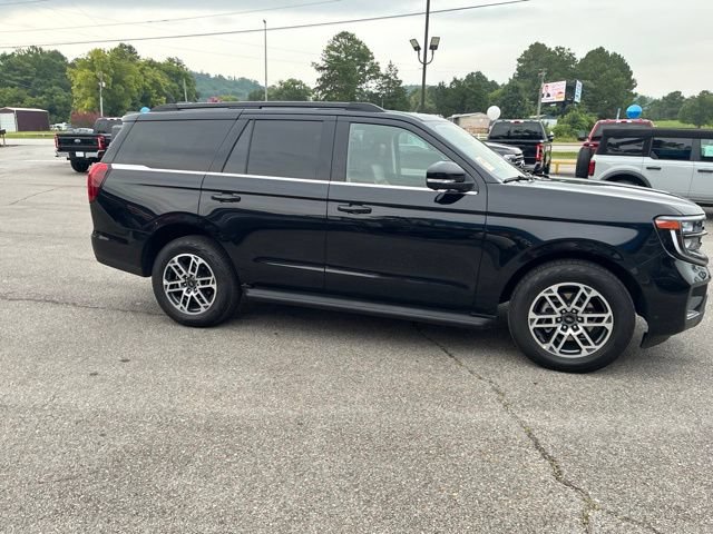 Certified 2025 Ford Expedition Active AWD/4WD image 39