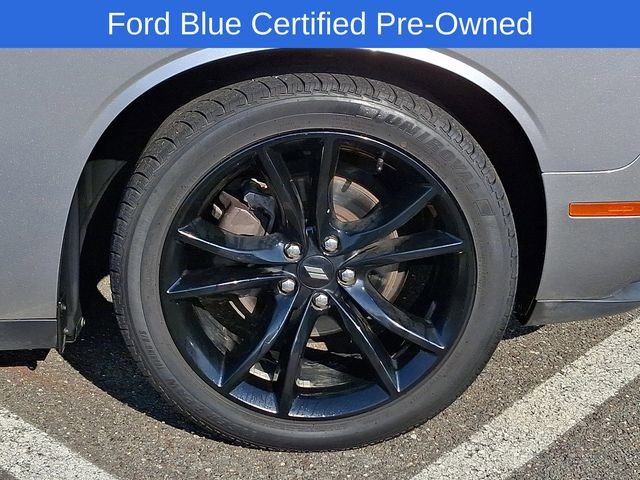 Used 2017 Dodge Challenger SXT w/ Blacktop Package RWD image 9