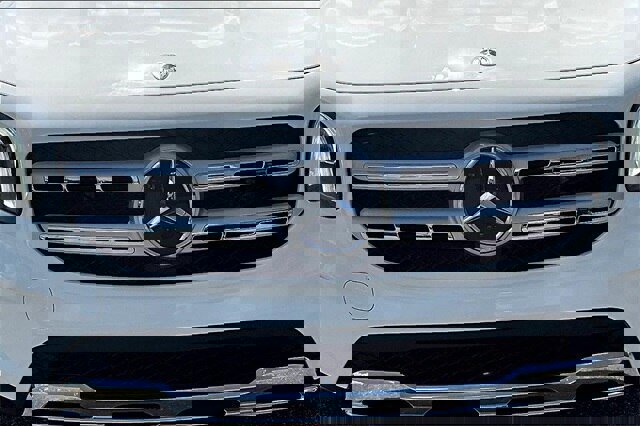 Used 2021 Mercedes-Benz GLB 250 w/ Premium Package image 27